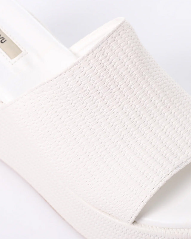 FAN-DJTF-025 Textured Slip On Slippers