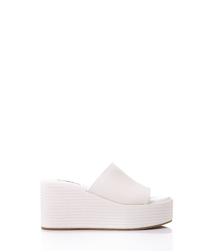 FAN-DJTF-025 Textured Slip On Slippers