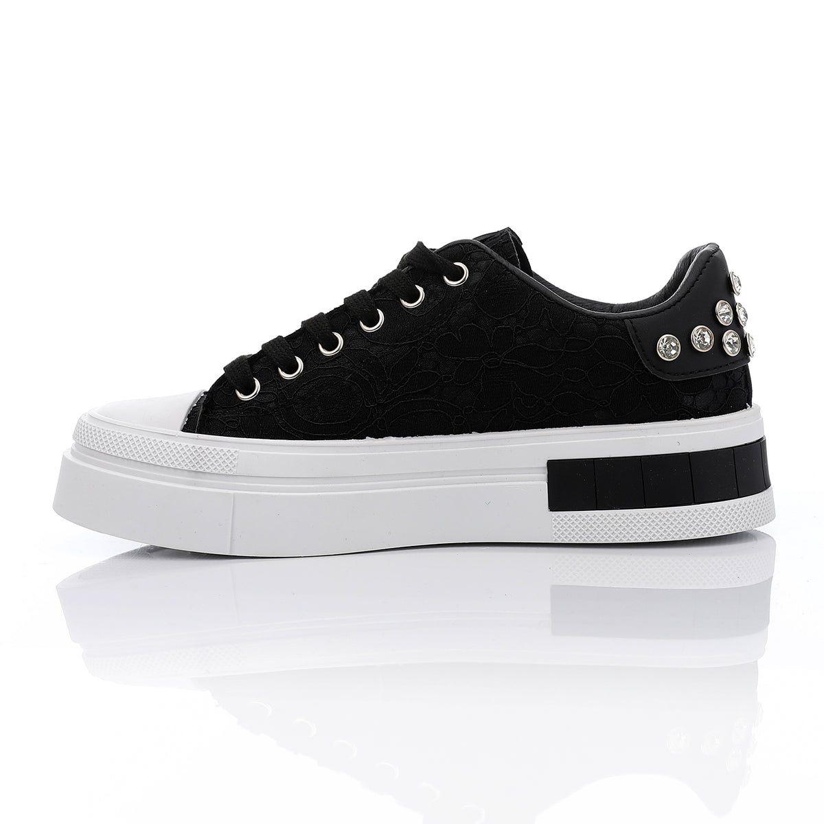 GPS-DVTF-013 Sneaker With Studded Heel Notch