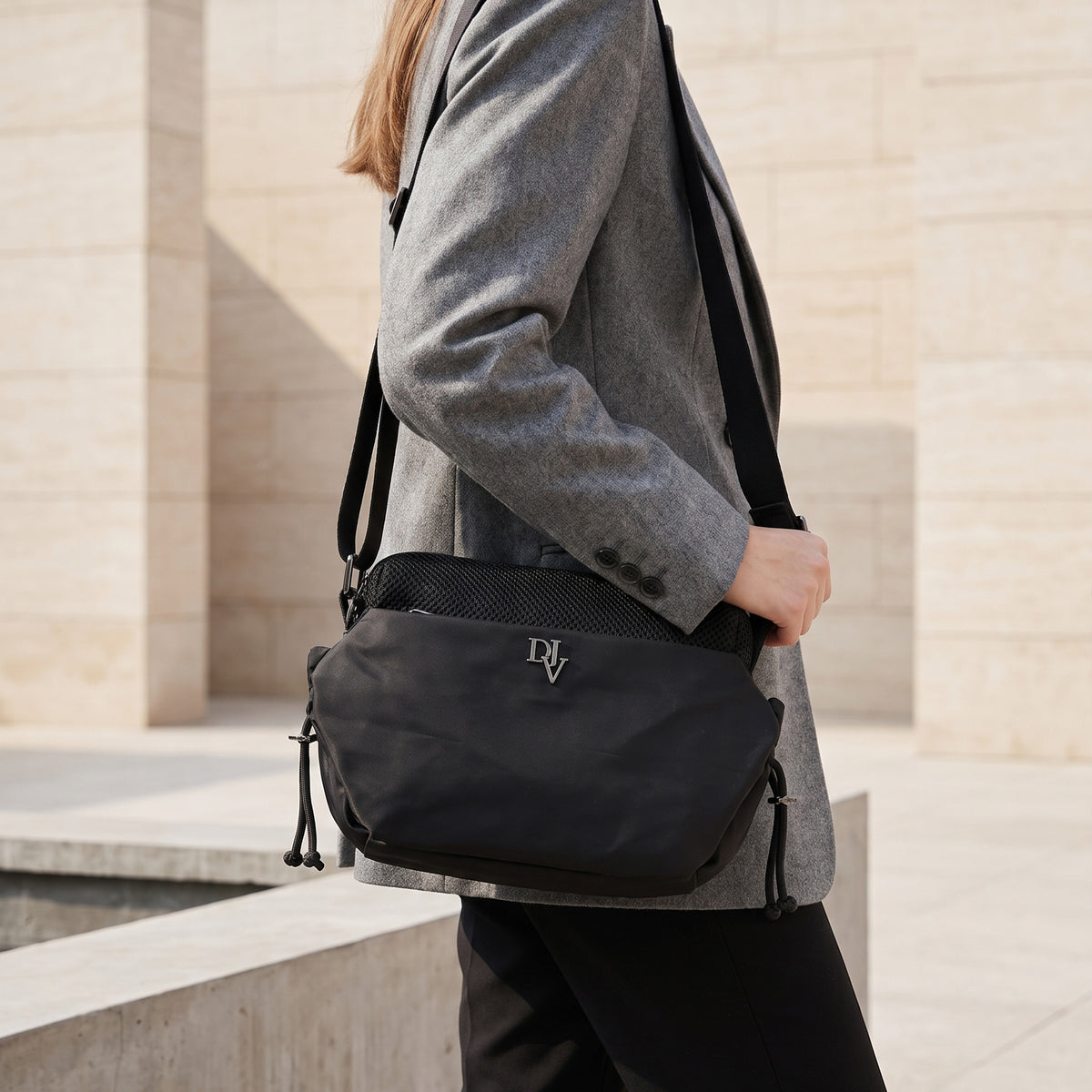 DEE-DVTS-002 Lightweight Zipped Crossbody Bag
