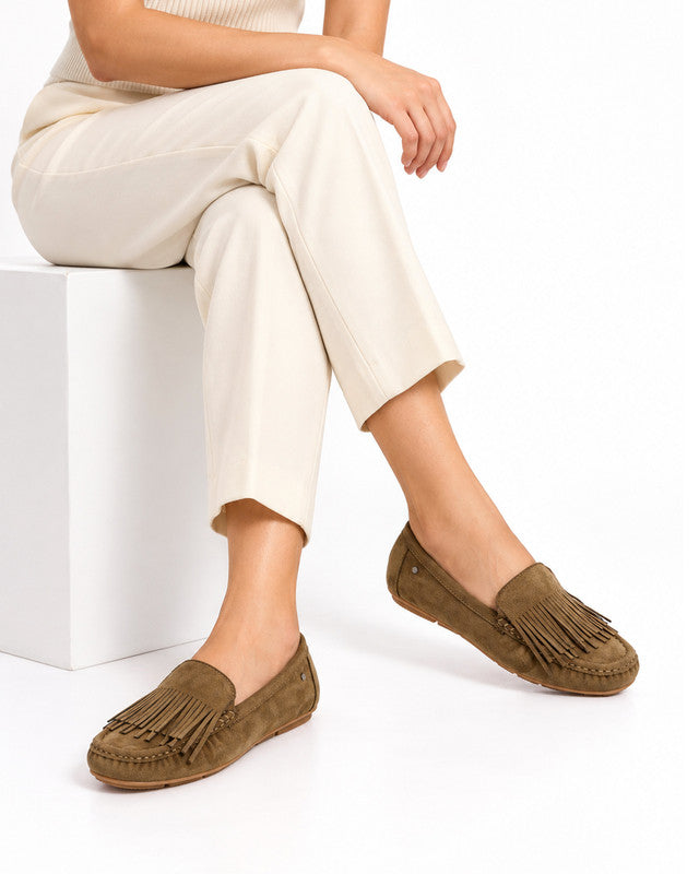 HOG-DVTS-001 Suede Fringe Moccasin Loafer